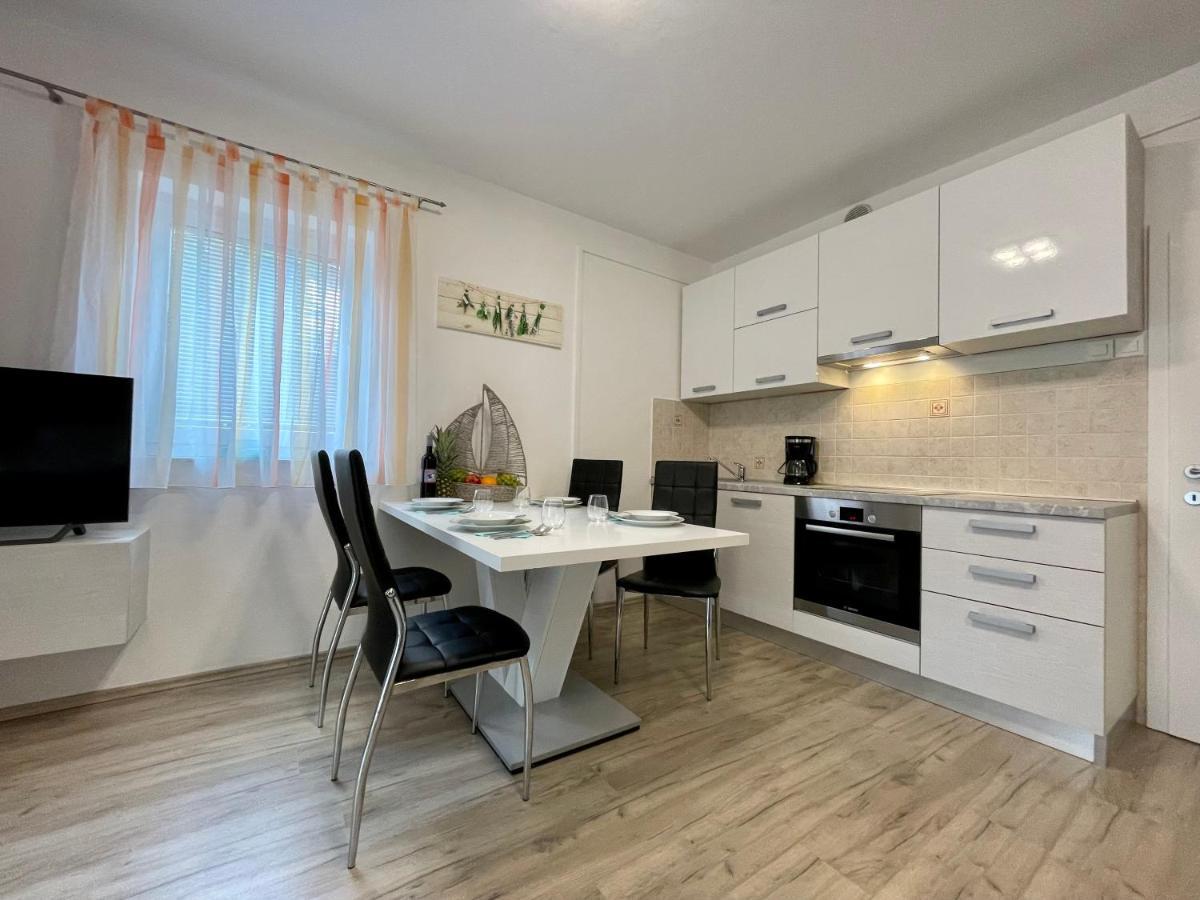 Apartments Lara Medulin Exterior photo