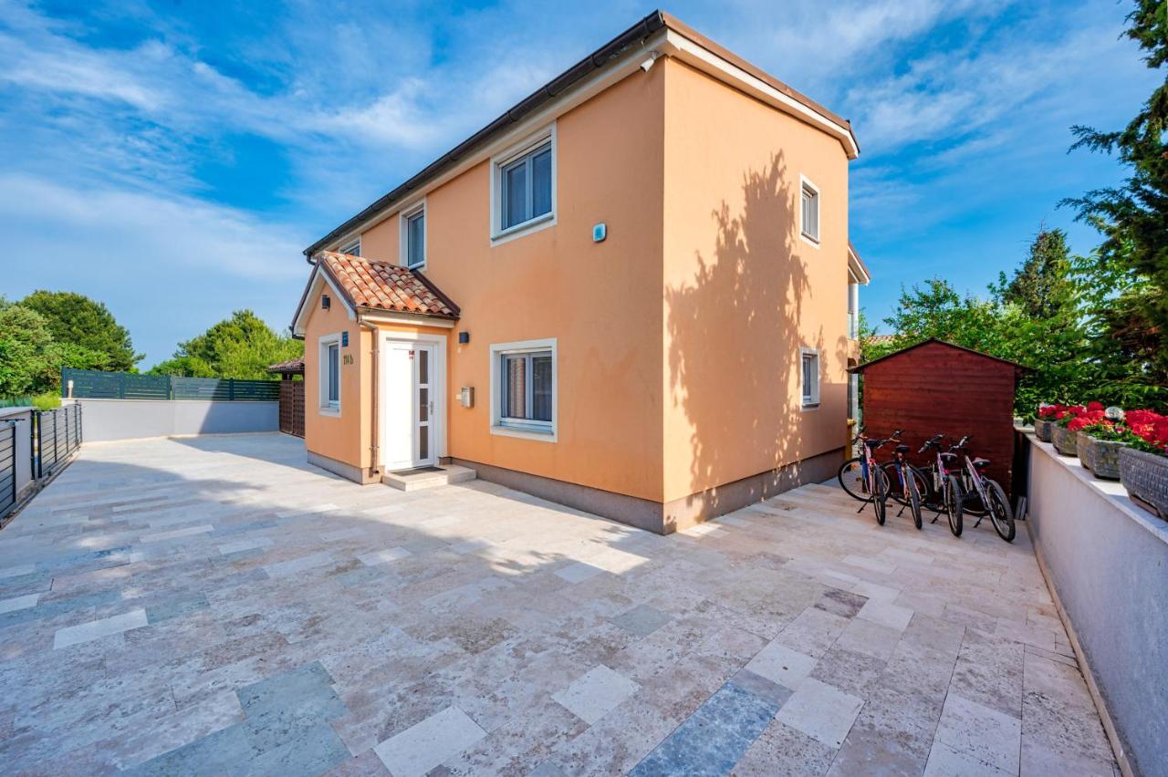 Apartments Lara Medulin Exterior photo