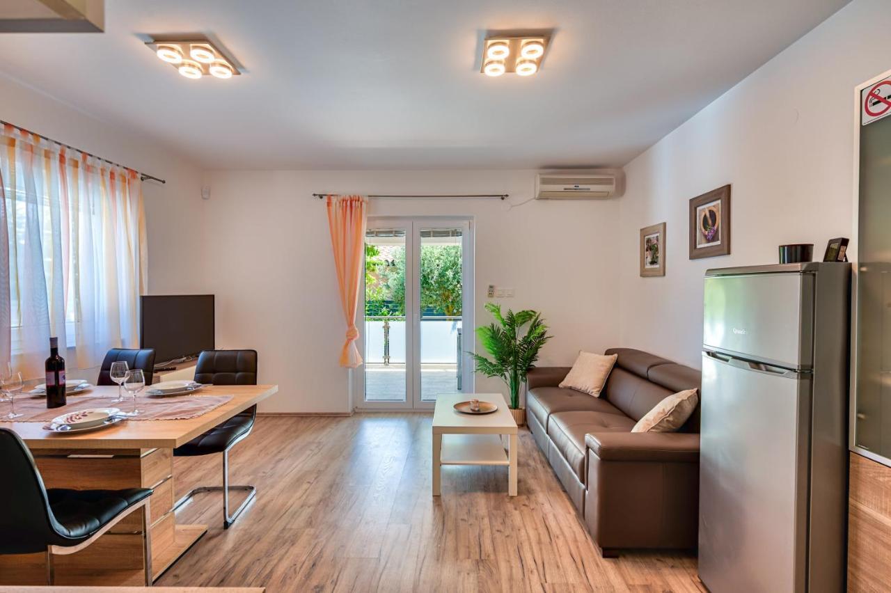 Apartments Lara Medulin Exterior photo