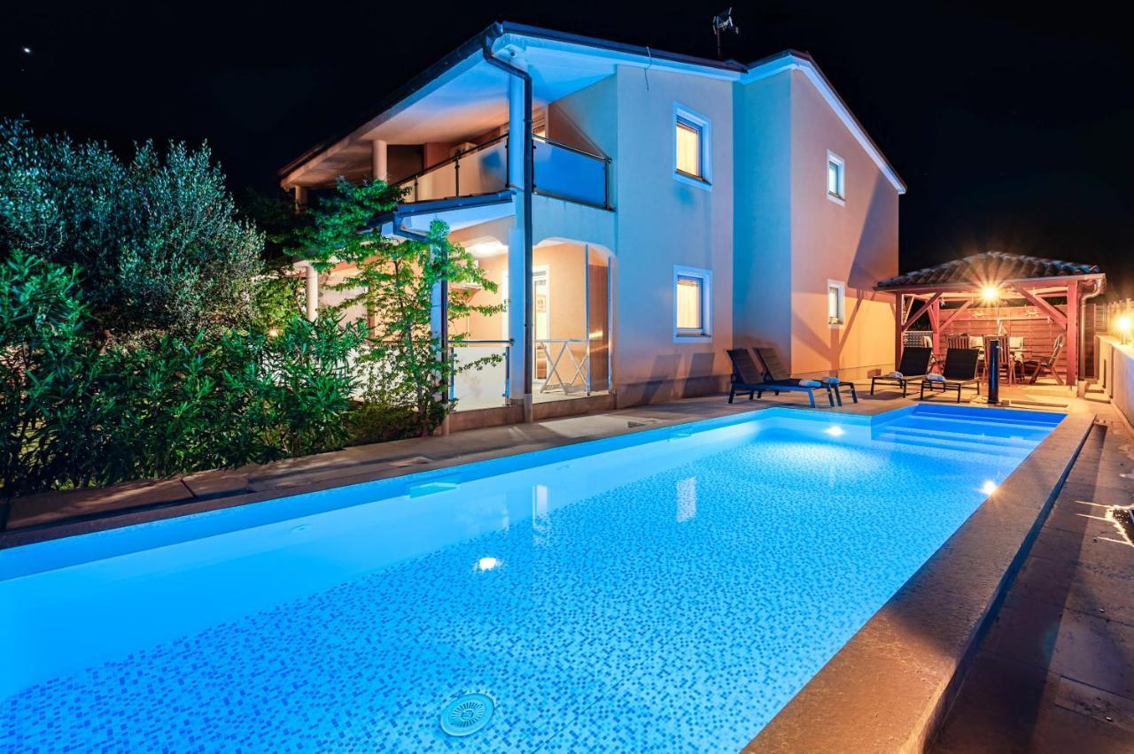 Apartments Lara Medulin Exterior photo