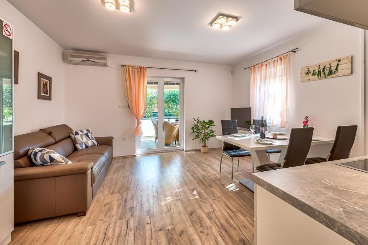 Apartments Lara Medulin Exterior photo