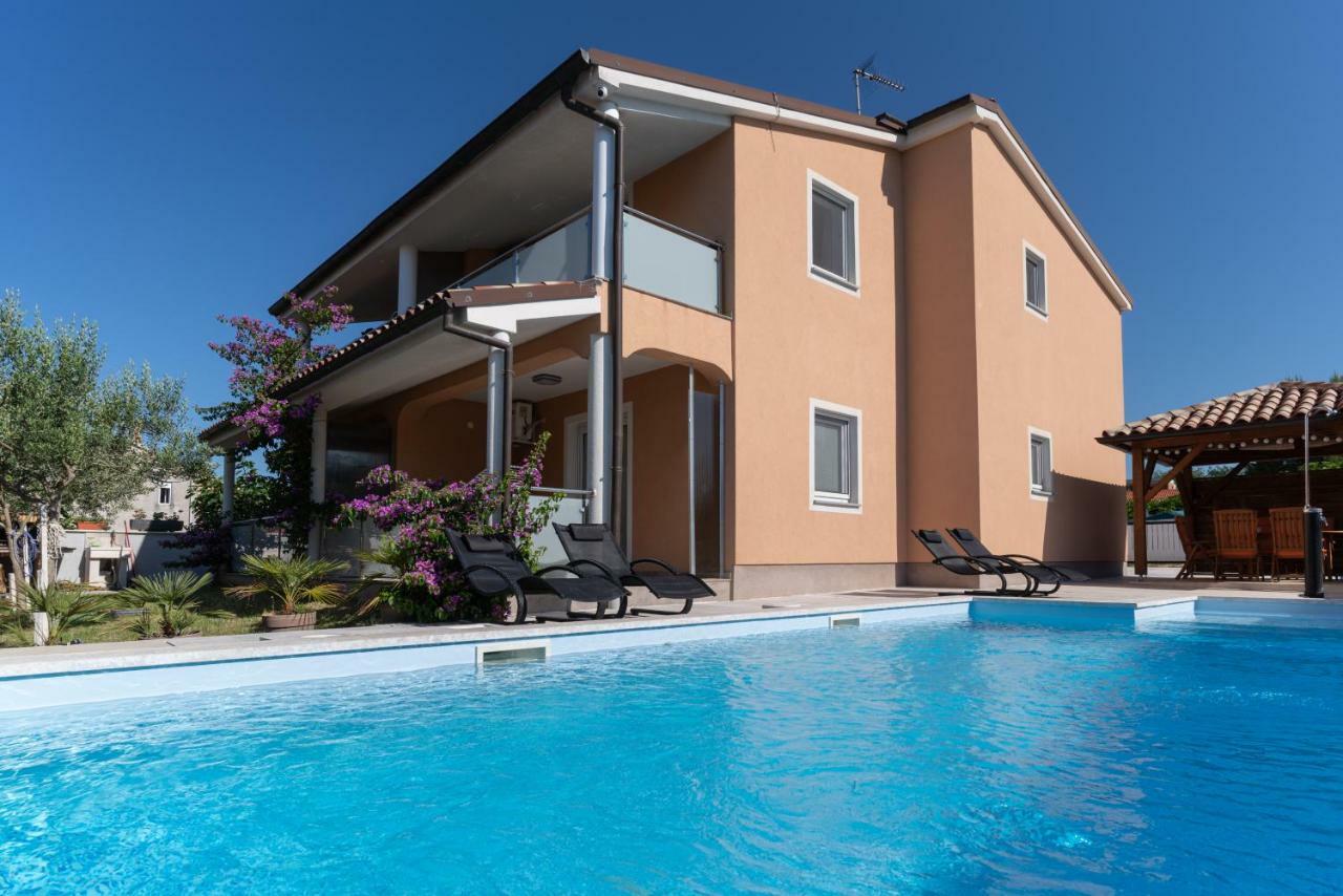 Apartments Lara Medulin Exterior photo